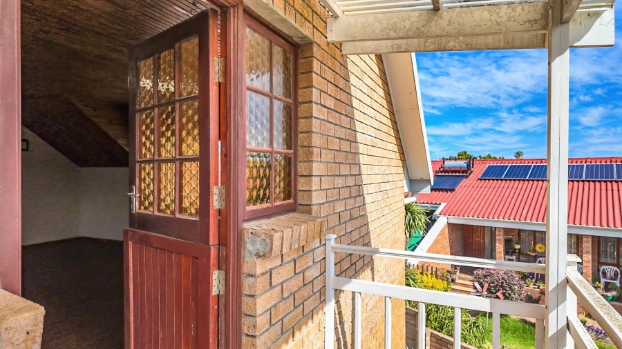 4 Bedroom Property for Sale in Hartenbos Central Western Cape